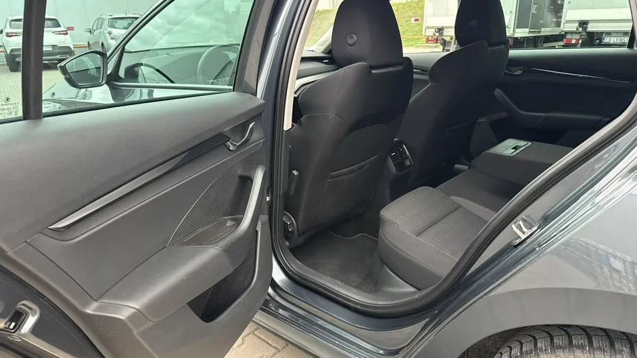 SKODA Octavia -