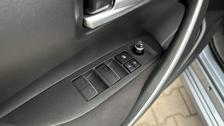 TOYOTA Corolla -