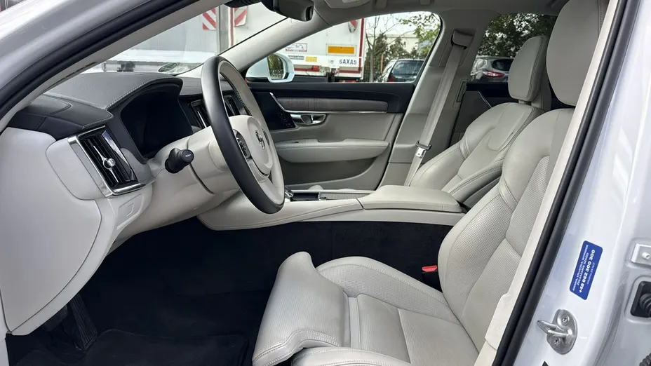 VOLVO S90 -