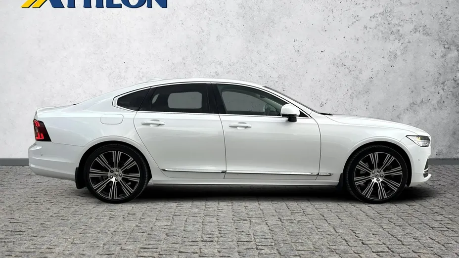 VOLVO S90 -