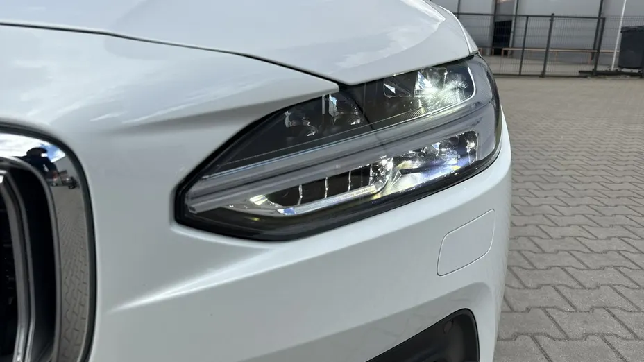 VOLVO S90 -