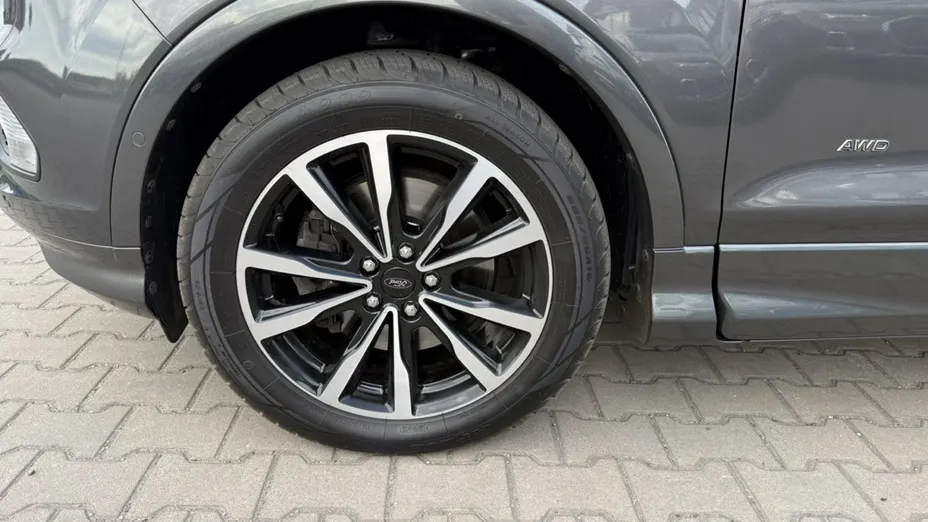 FORD Kuga -