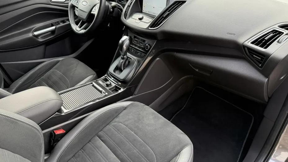 FORD Kuga -