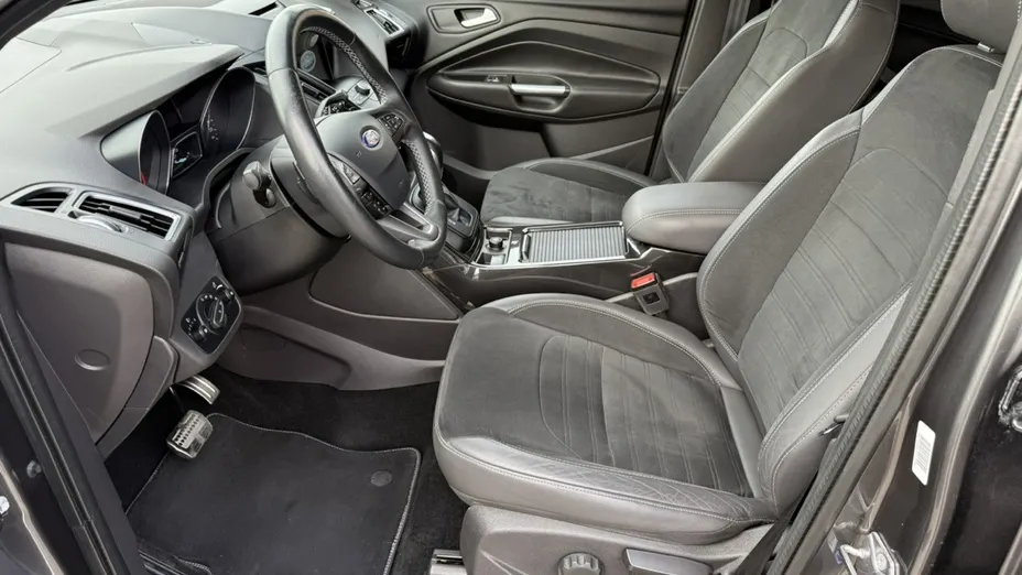 FORD Kuga -