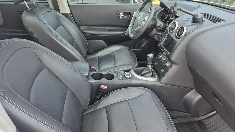 NISSAN Qashqai -