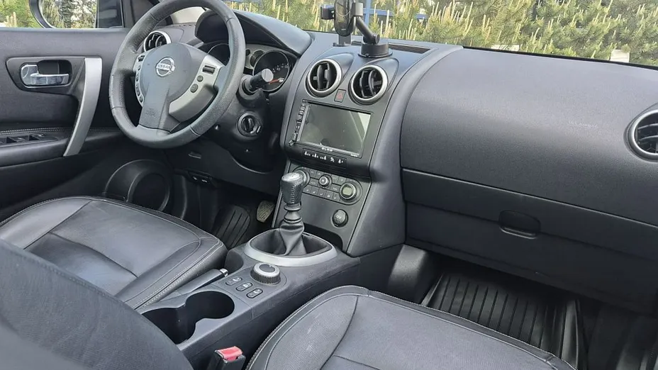 NISSAN Qashqai -