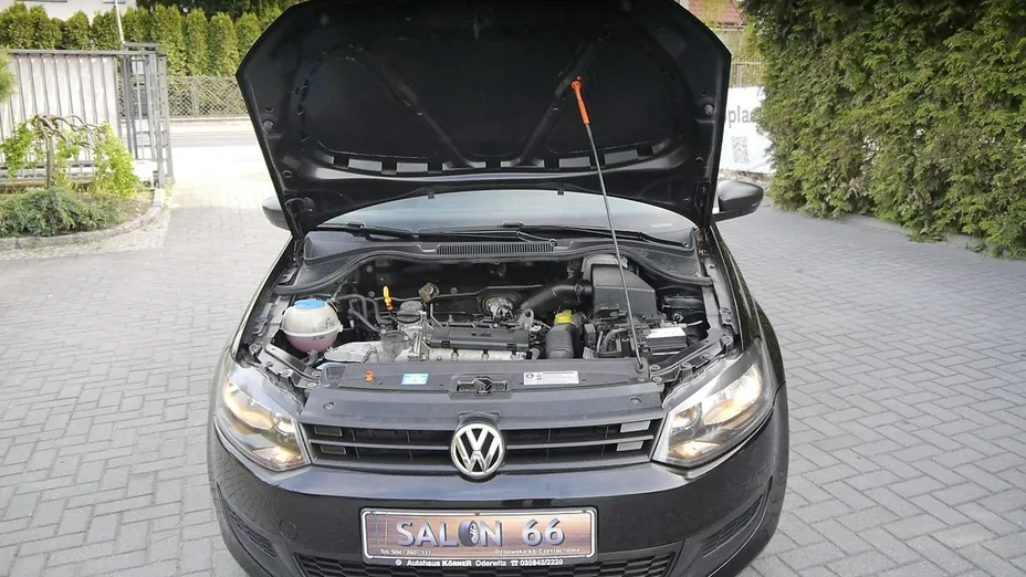 VOLKSWAGEN Polo -