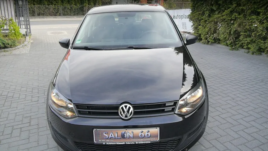 VOLKSWAGEN Polo -