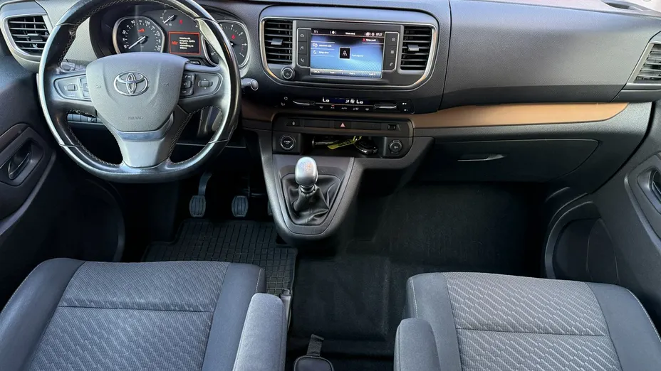 TOYOTA Proace Verso -