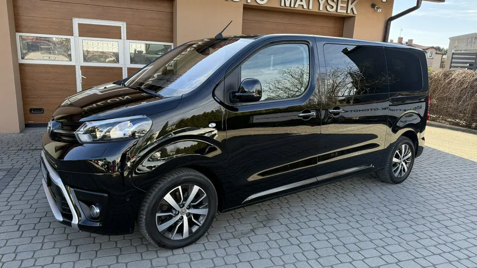 TOYOTA Proace Verso -