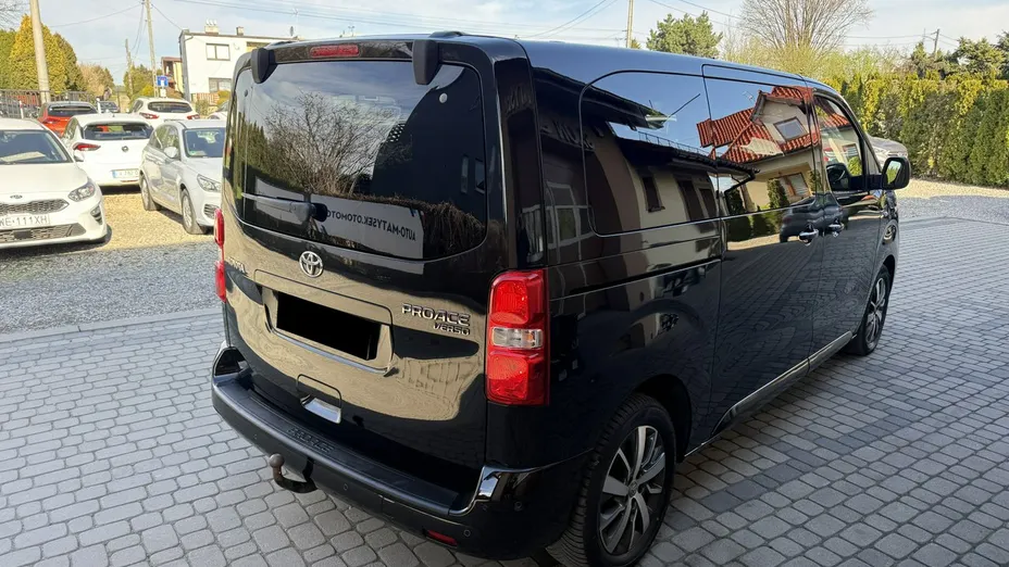 TOYOTA Proace Verso -