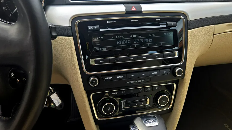 SKODA Superb -