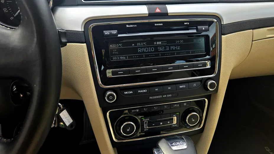 SKODA Superb -