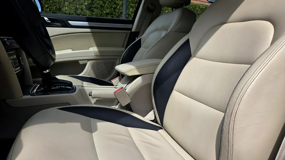 SKODA Superb -