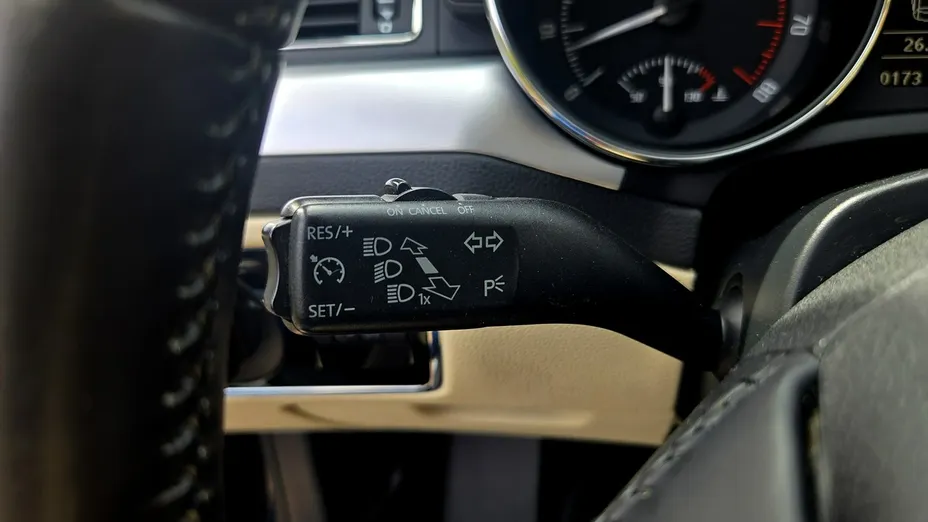 SKODA Superb -