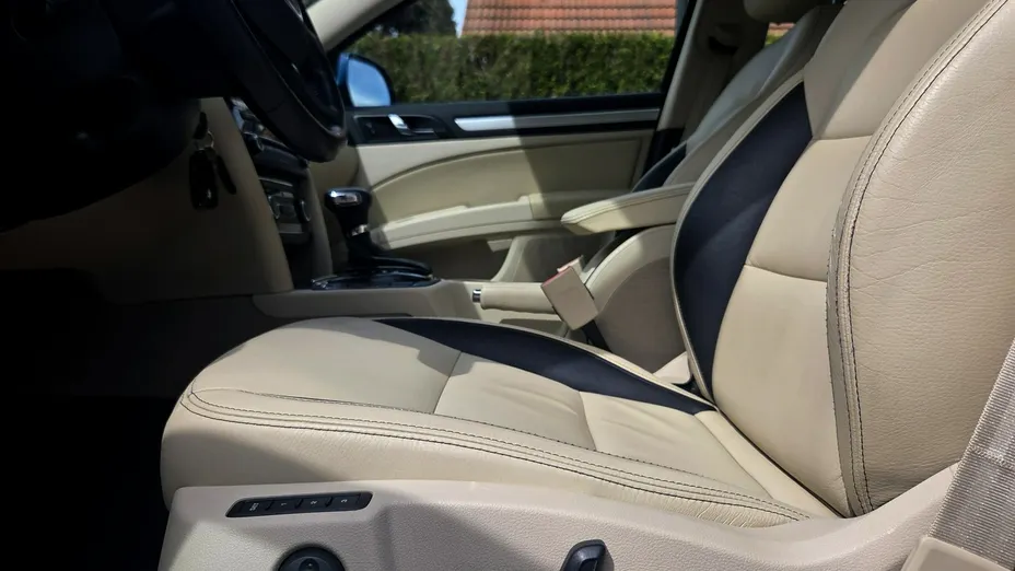 SKODA Superb -