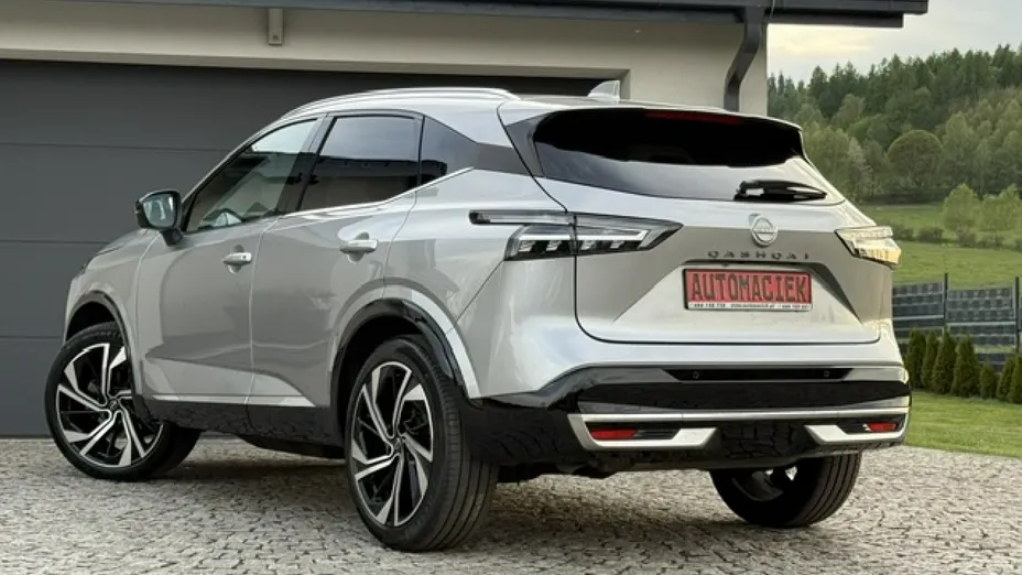 NISSAN Qashqai -