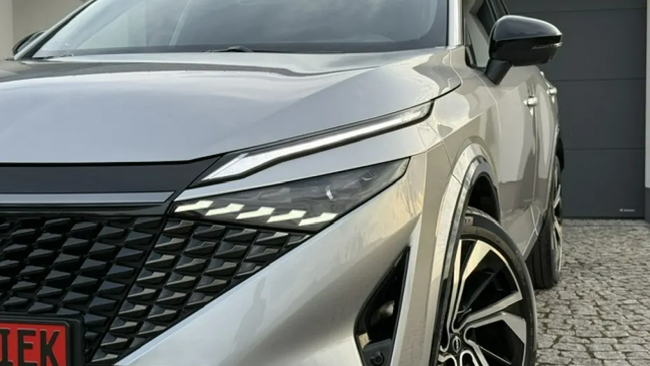 NISSAN Qashqai -