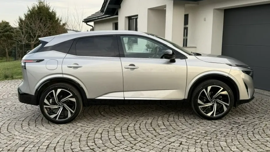 NISSAN Qashqai -