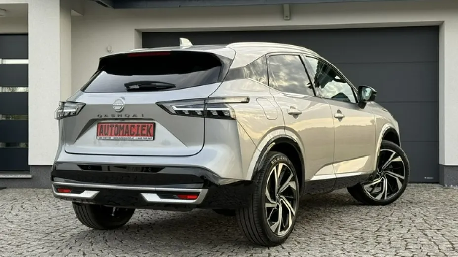 NISSAN Qashqai -