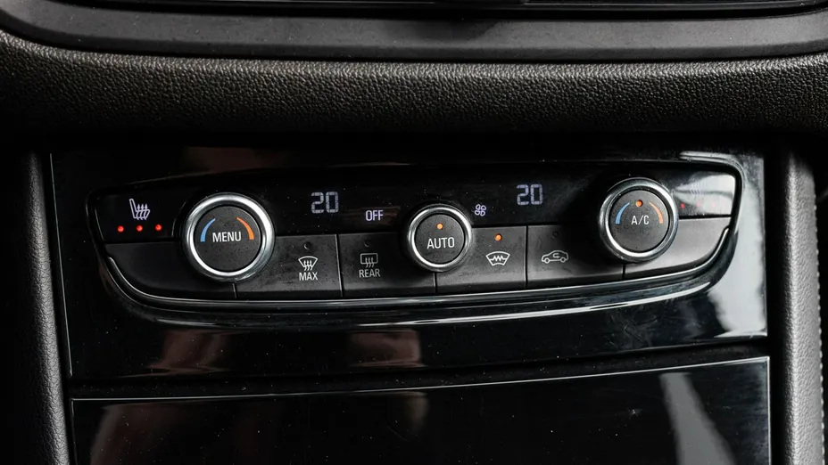 OPEL Grandland X -
