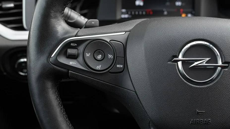 OPEL Grandland X -
