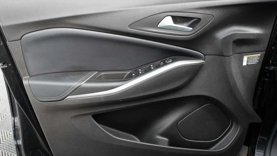 OPEL Grandland X -