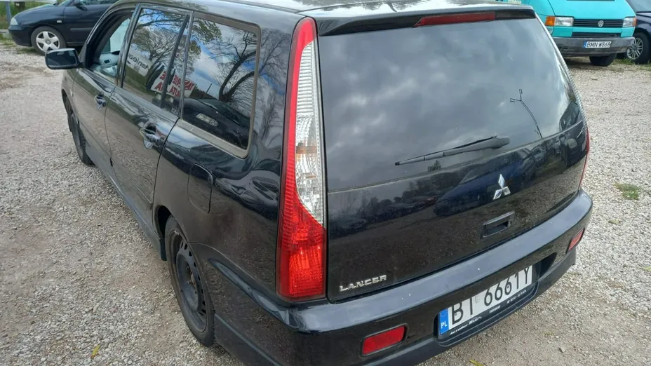 MITSUBISHI Lancer -