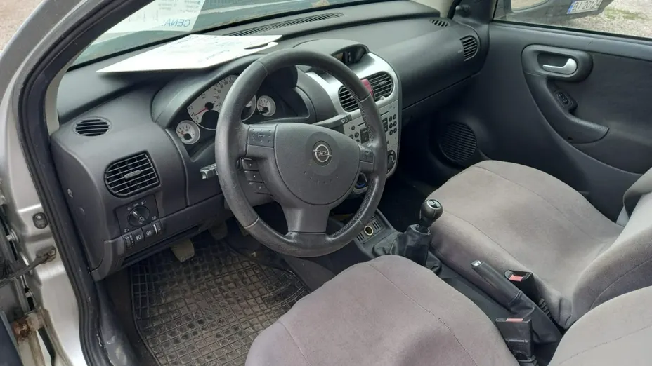 OPEL Corsa -