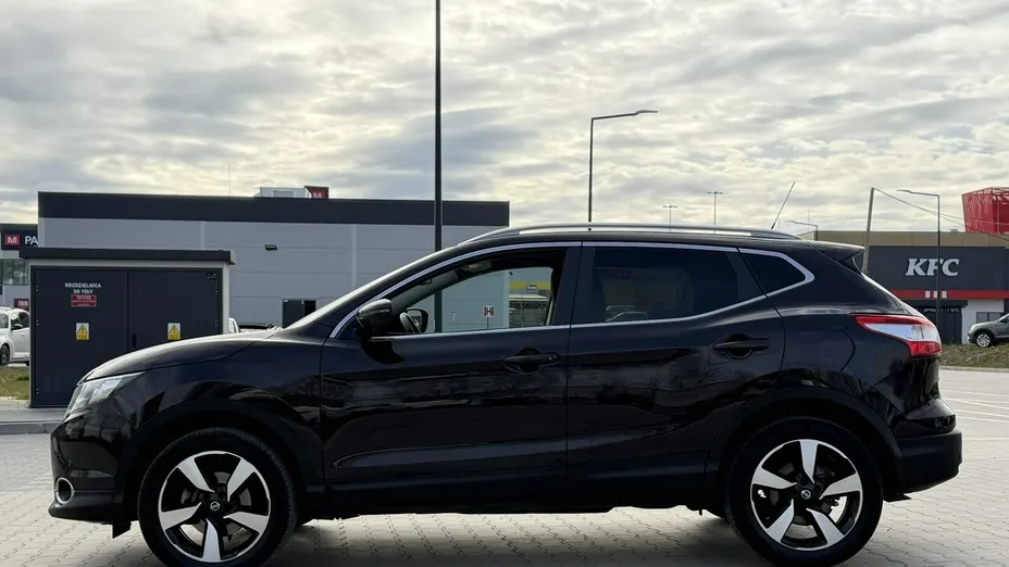 NISSAN Qashqai -