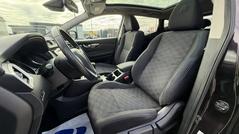 NISSAN Qashqai -