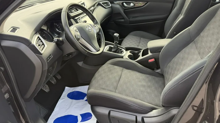 NISSAN Qashqai -