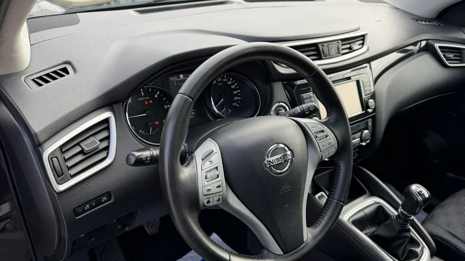 NISSAN Qashqai -