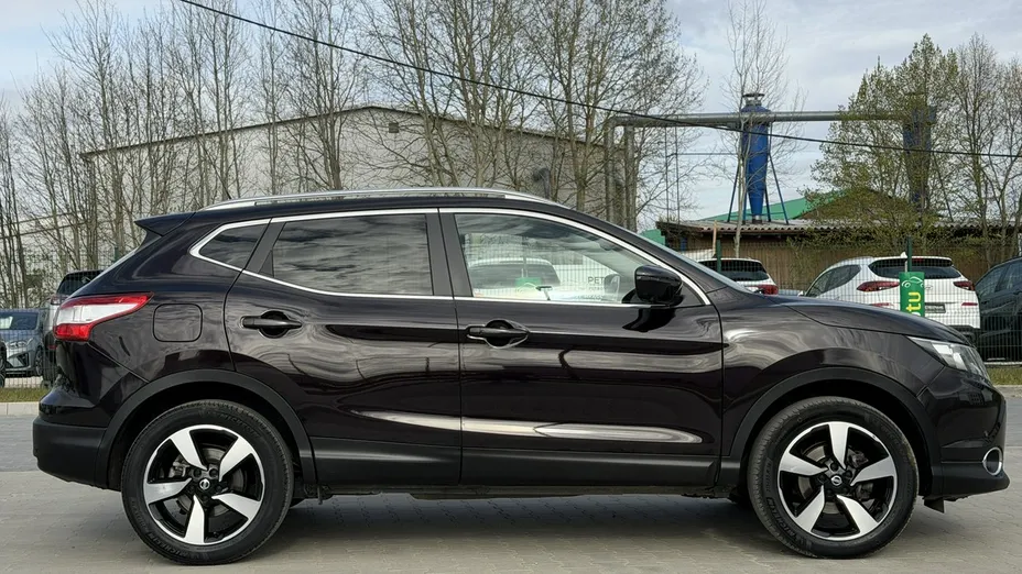 NISSAN Qashqai -