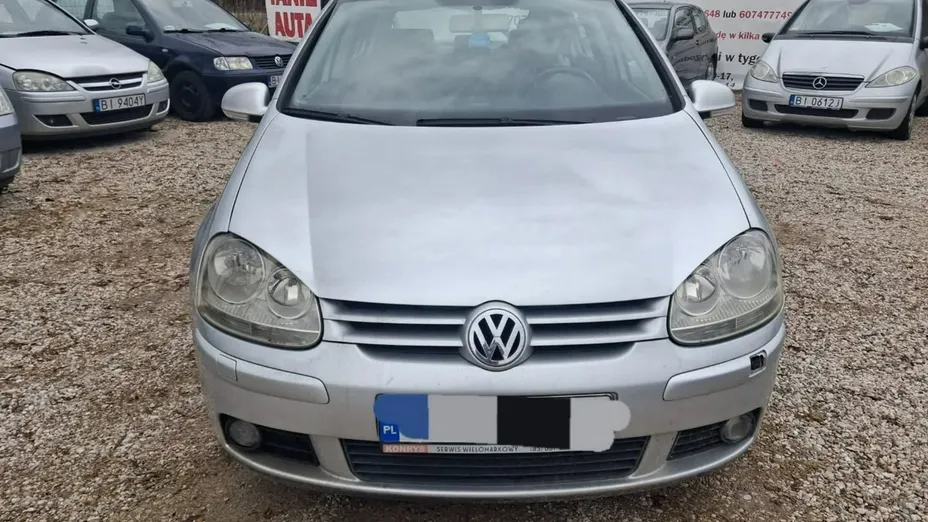 VOLKSWAGEN Golf -