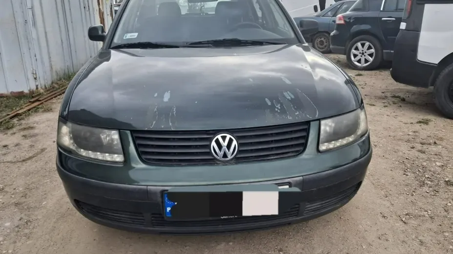 VOLKSWAGEN Passat -