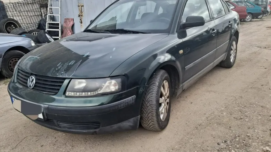 VOLKSWAGEN Passat -