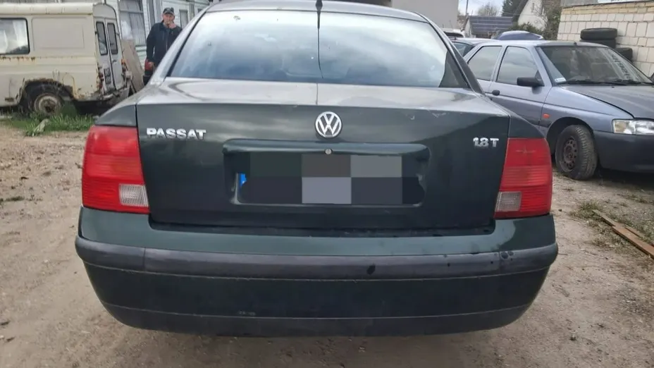 VOLKSWAGEN Passat -