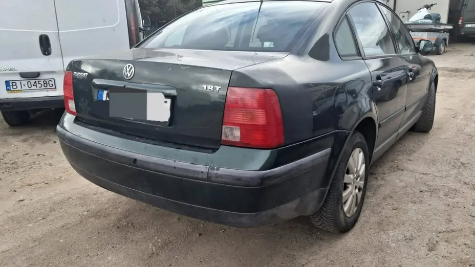 VOLKSWAGEN Passat -
