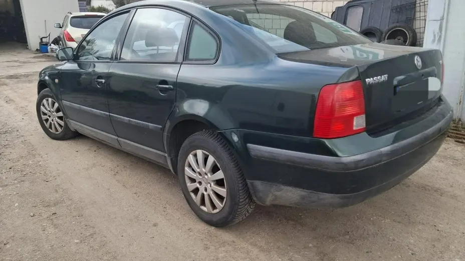 VOLKSWAGEN Passat -