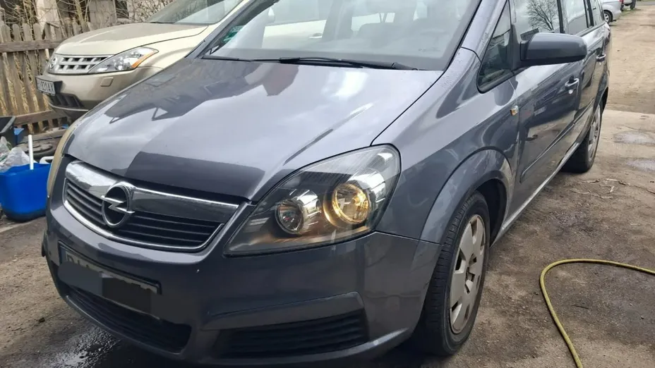 OPEL Zafira -