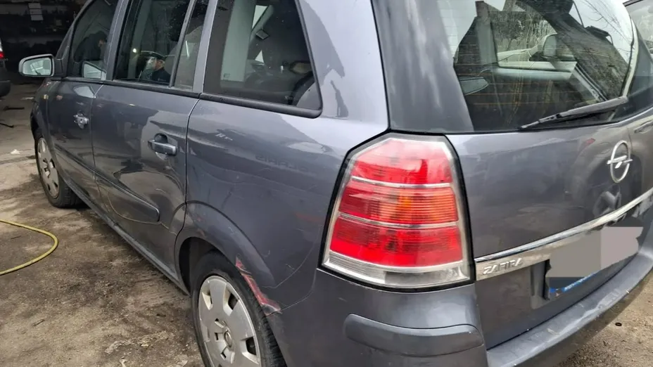 OPEL Zafira -