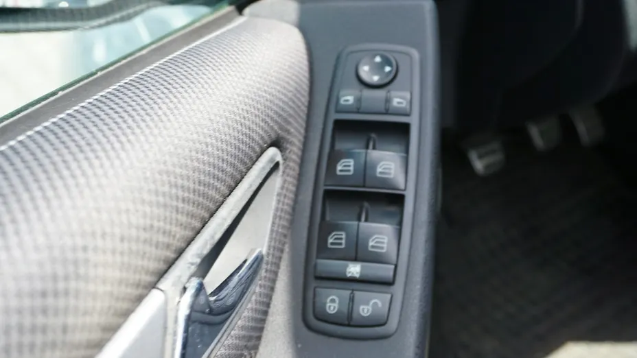 MERCEDES-BENZ B Klasa -
