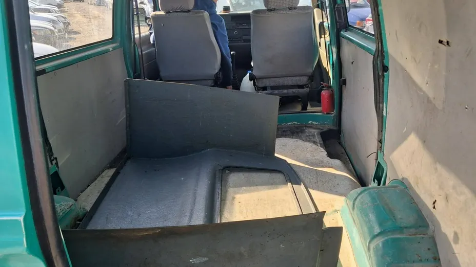 VOLKSWAGEN Transporter -