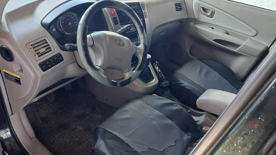 HYUNDAI Tucson -