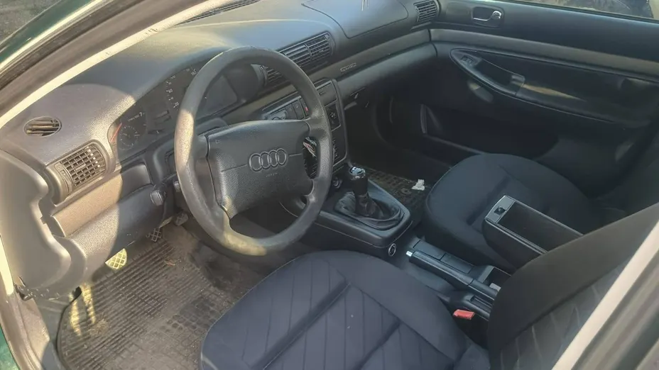 AUDI A4 -