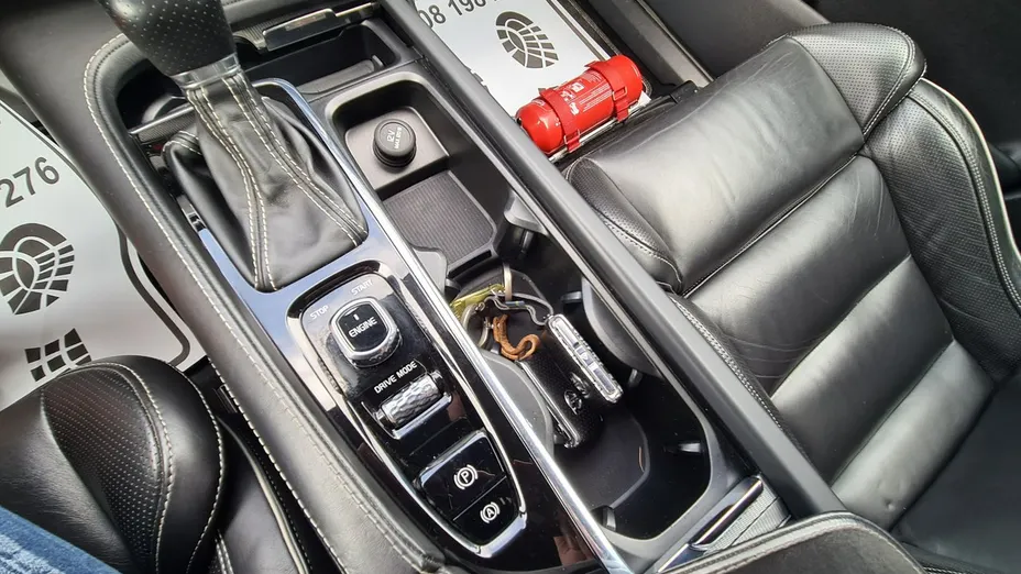 VOLVO XC90 -
