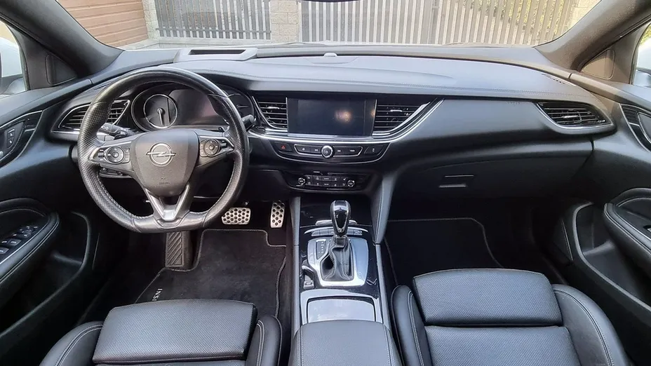 OPEL Insignia -