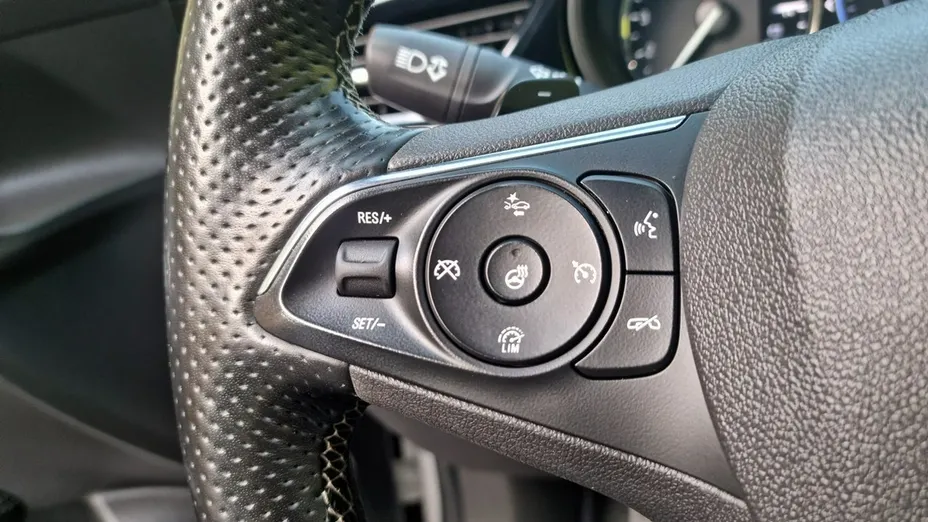 OPEL Insignia -