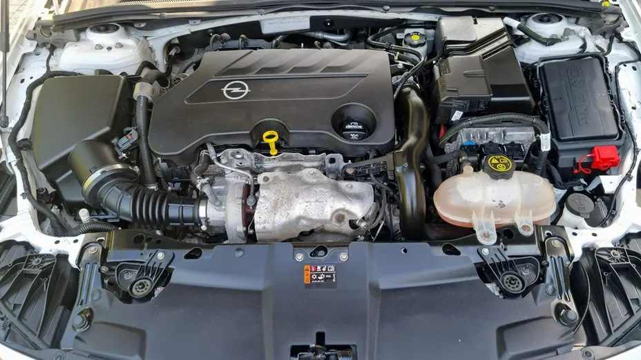 OPEL Insignia -